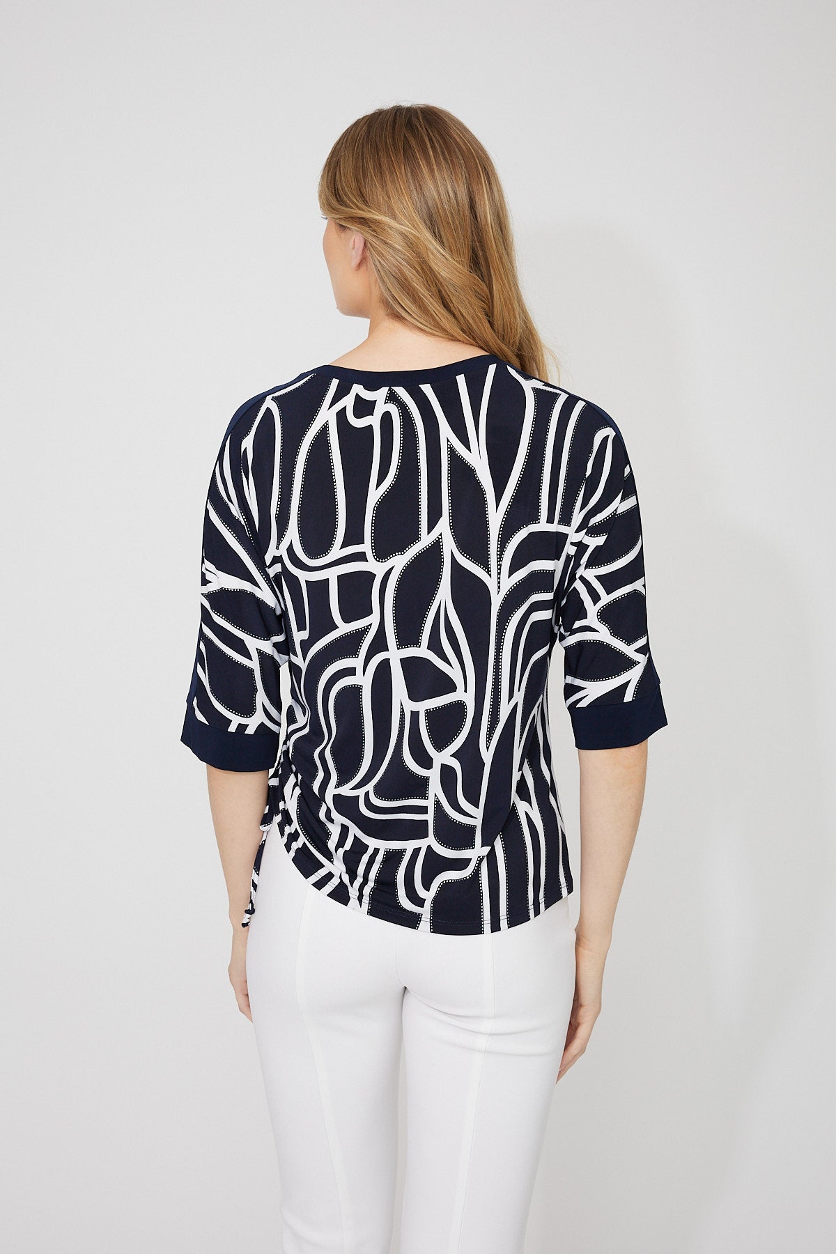 3/4 Raglan Ruched Abstract Print Top. Style FL266114