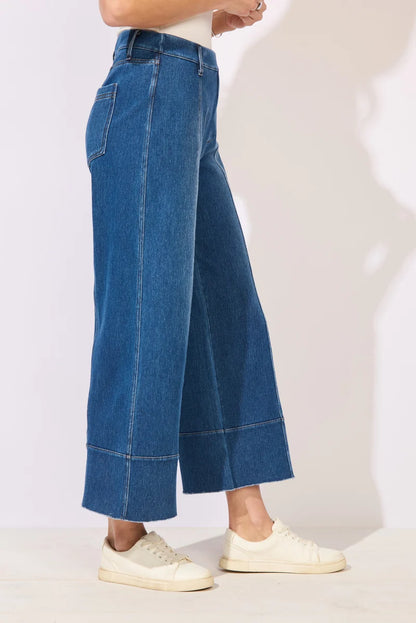 Cropped Length Center Seam Pull-On Jean. Style ESC64019