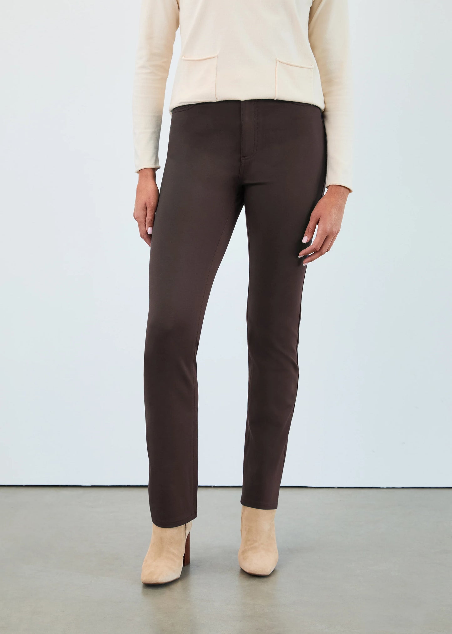 Suzanne Straight Leg Pant. Style FD6496396