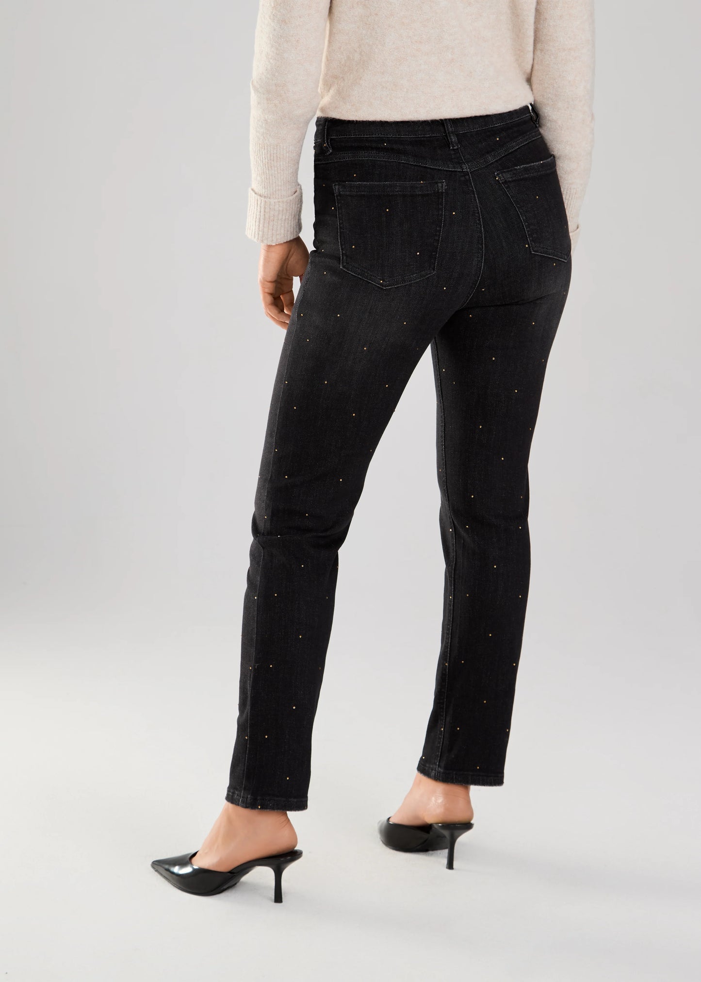 Suzanne Straight Ankle Rhinestone Jeans. Style FD6844872