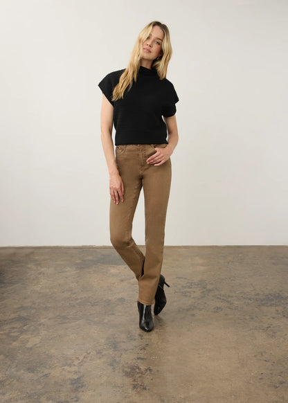 Suzanne Straight Leg Jean. Style FD6864511