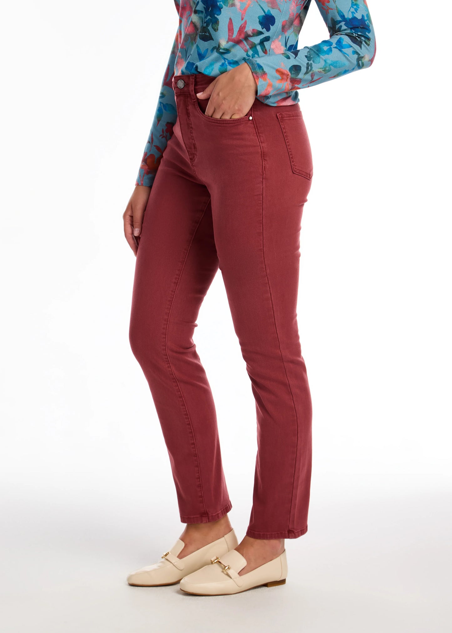 Petite Suzanne Straight Leg Jean. Style FD8864511