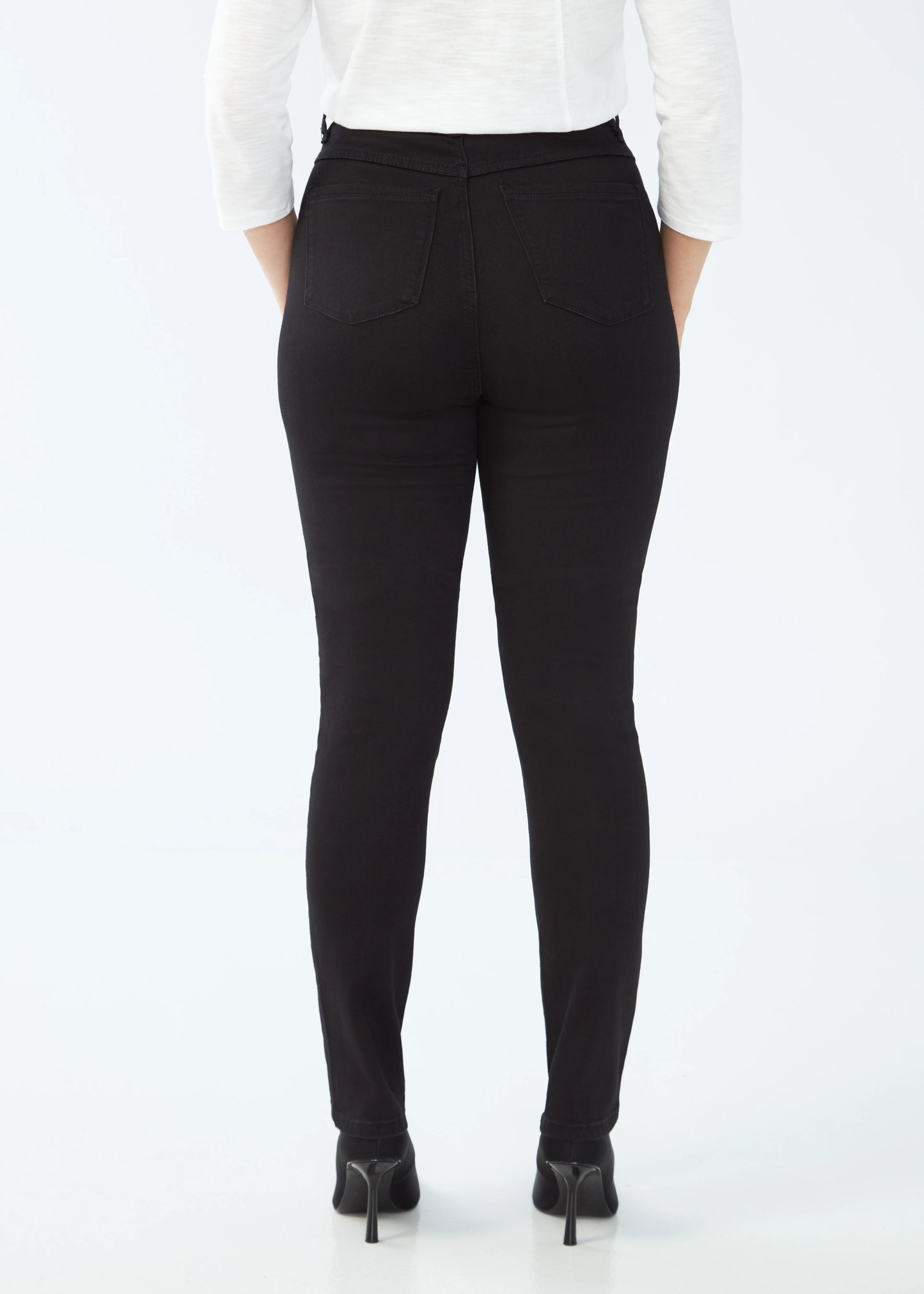 Black Peggy Straight Leg Jean. Style FD6875660