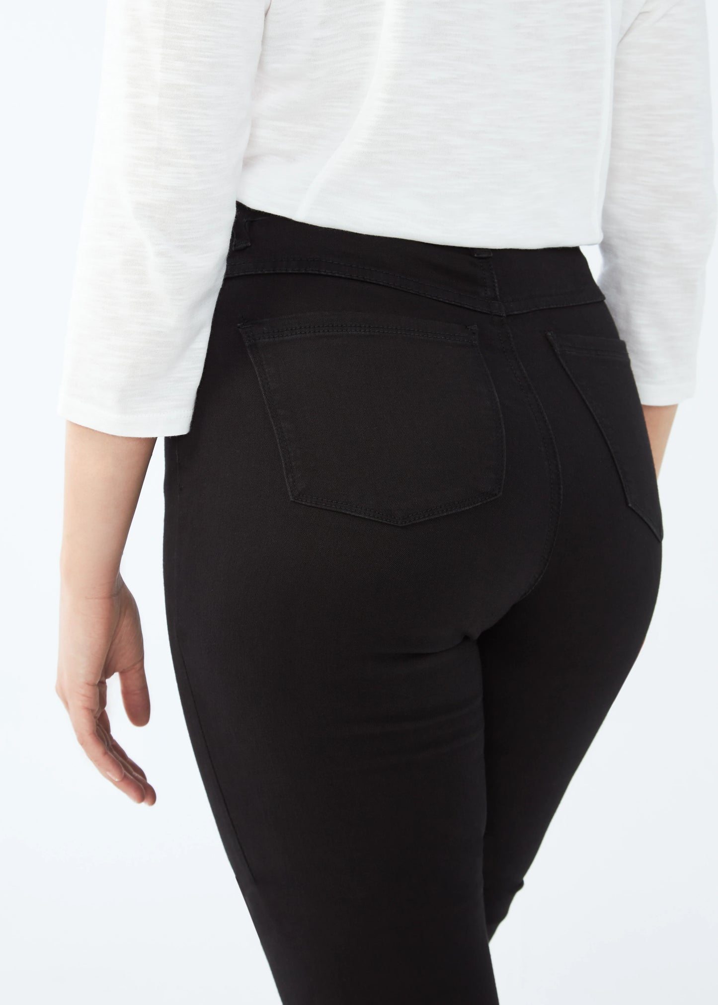 Black Peggy Straight Leg Jean. Style FD6875660