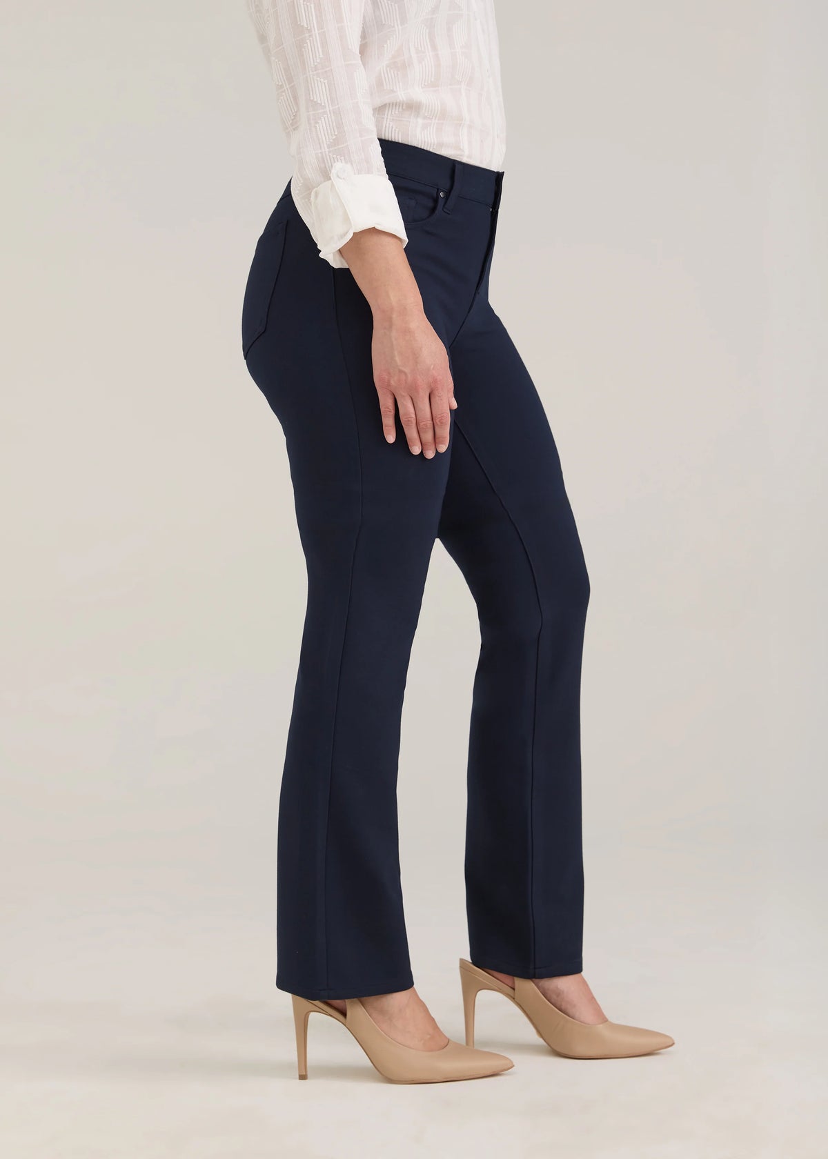 Petite Ponte Suzanne Straight Leg Pant. Style FD8922396