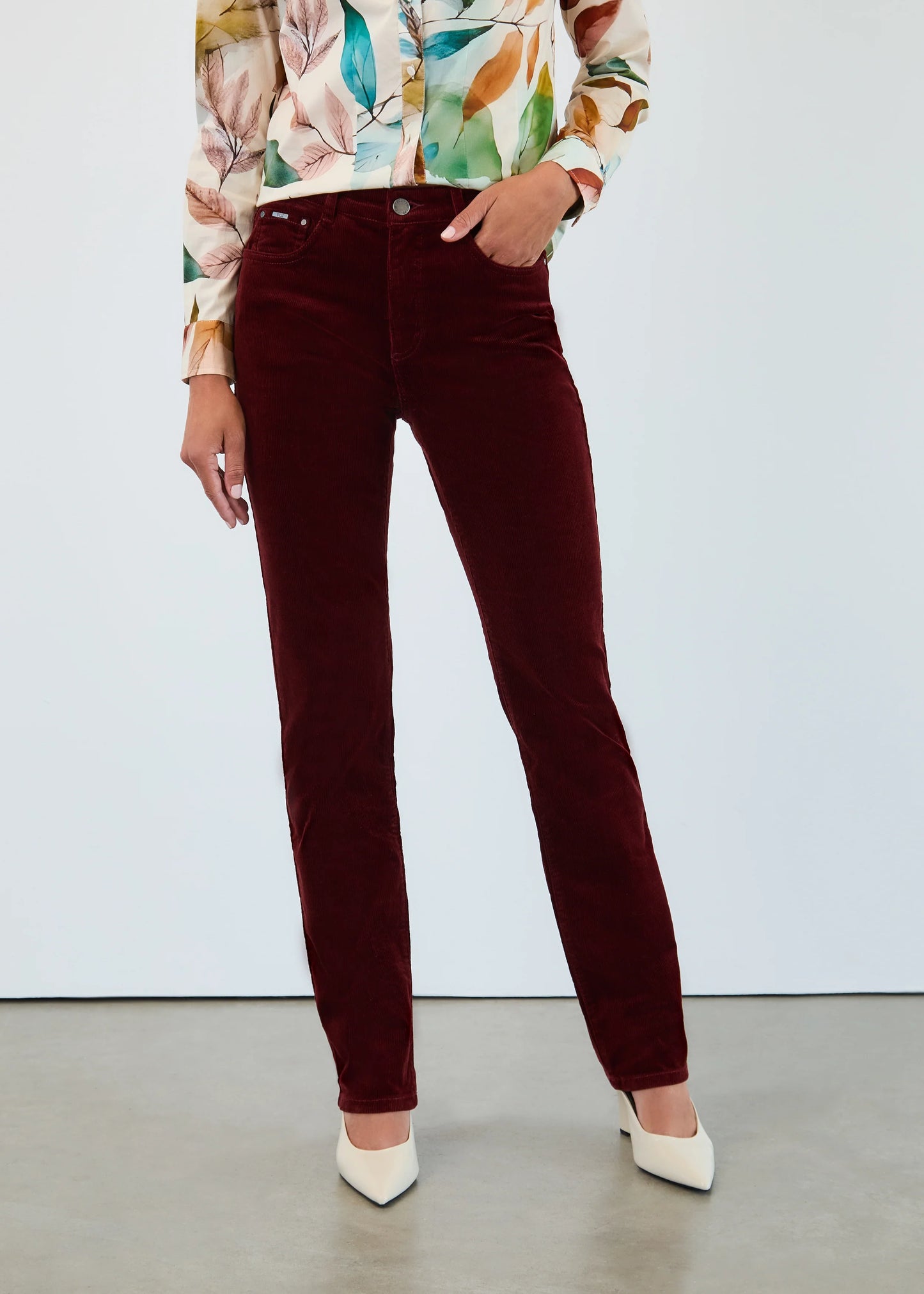 Petite Suzanne Straight Leg Corduroy Jean. Style FD8937491