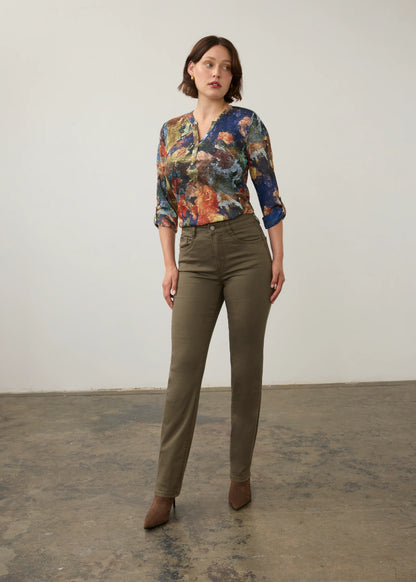 Suzanne Straight Leg Jean. Style FD6864511