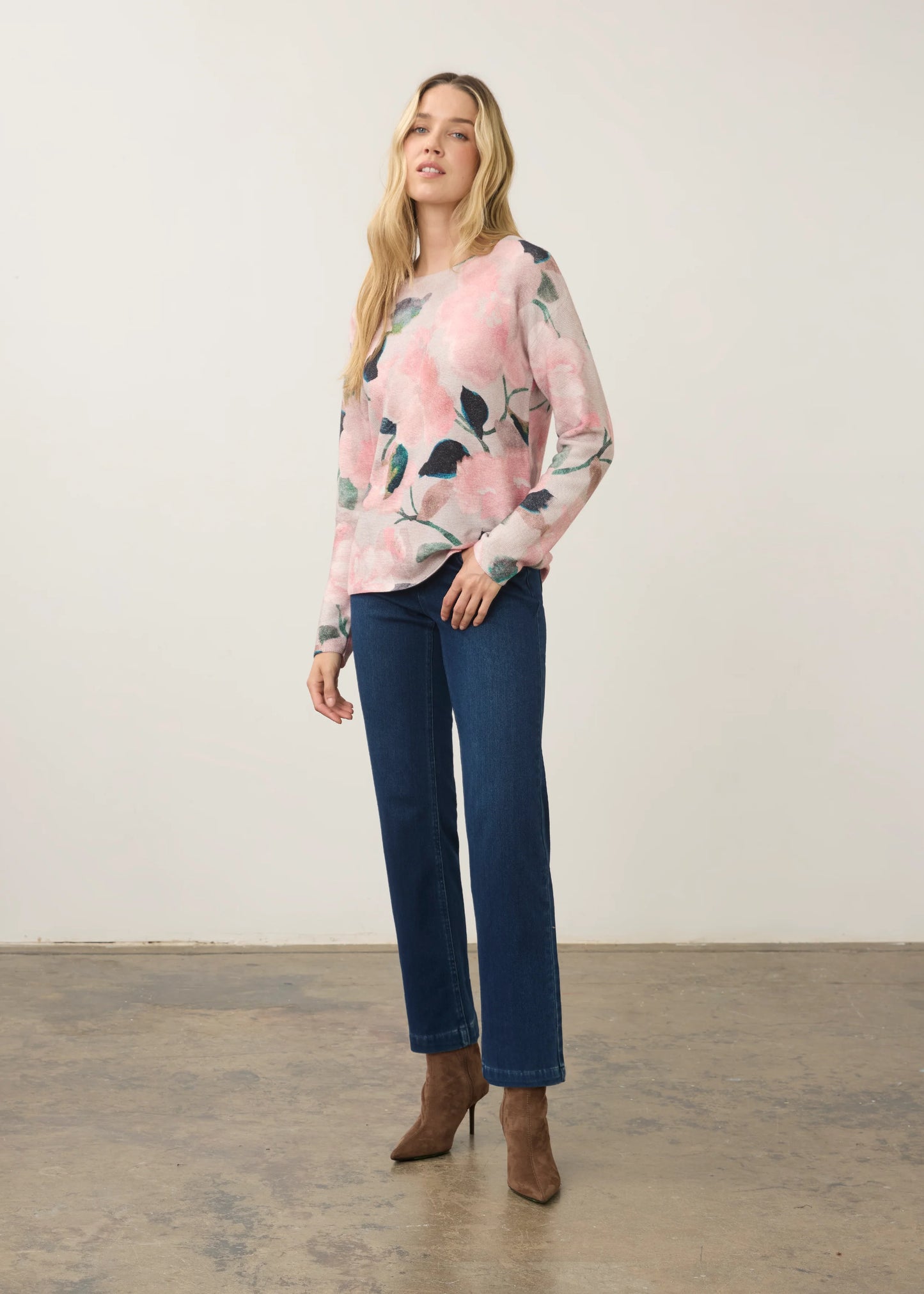 Long Sleeve Crew Neck Floral Printed Top. Style FD1788314