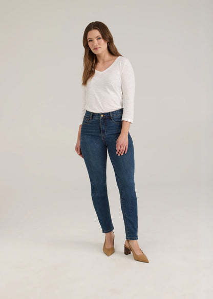 Petite Suzanne Slim Leg Jean. Style FD8961779