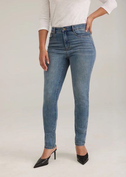Suzanne Slim Leg Jean. Style FD6961779