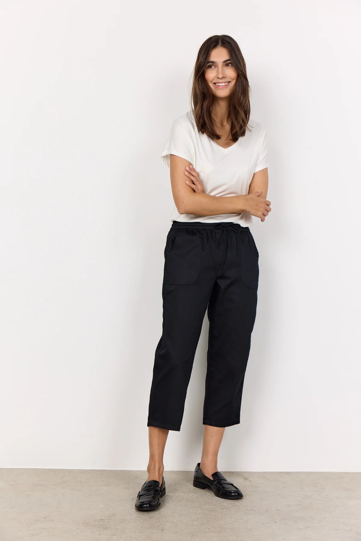 Pull-On Elastic Waist Solid Colour Cropped Pant. Style SOYA18042