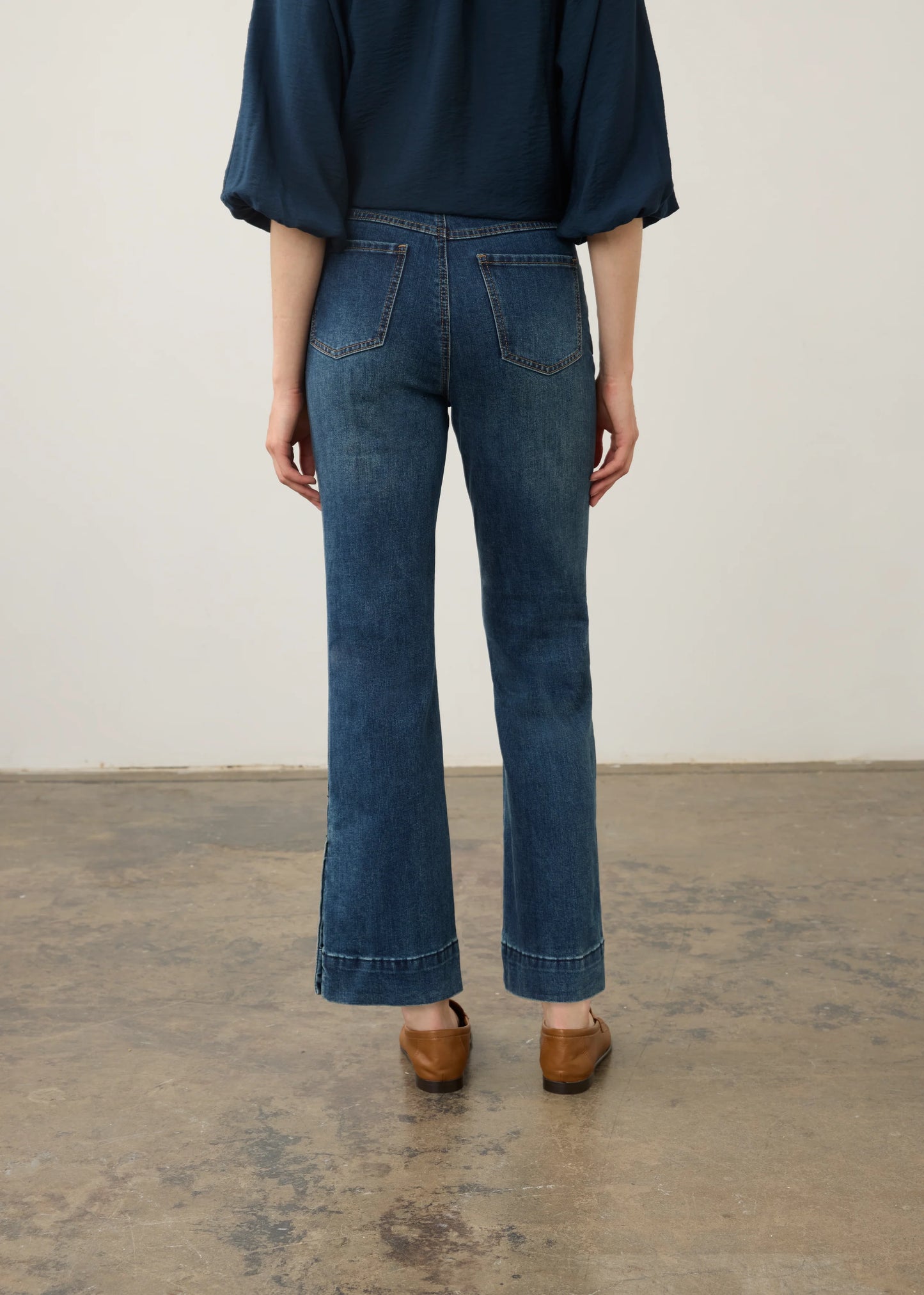 Suzanne Boot Ankle Length Buttons Cuff Jeans. Style FD6854779