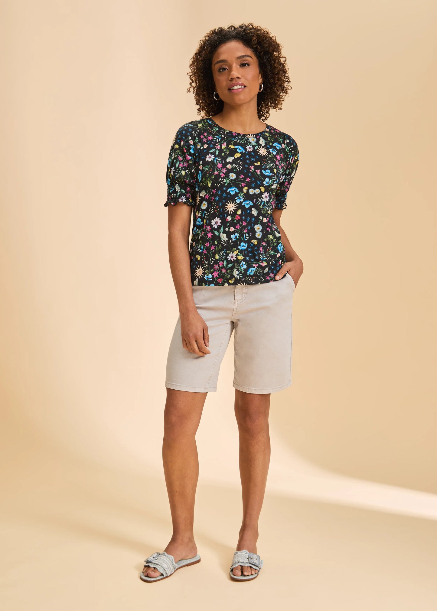 Floral Print Short Puff Shirred Cuff Sleeve Top. Style FD3325476