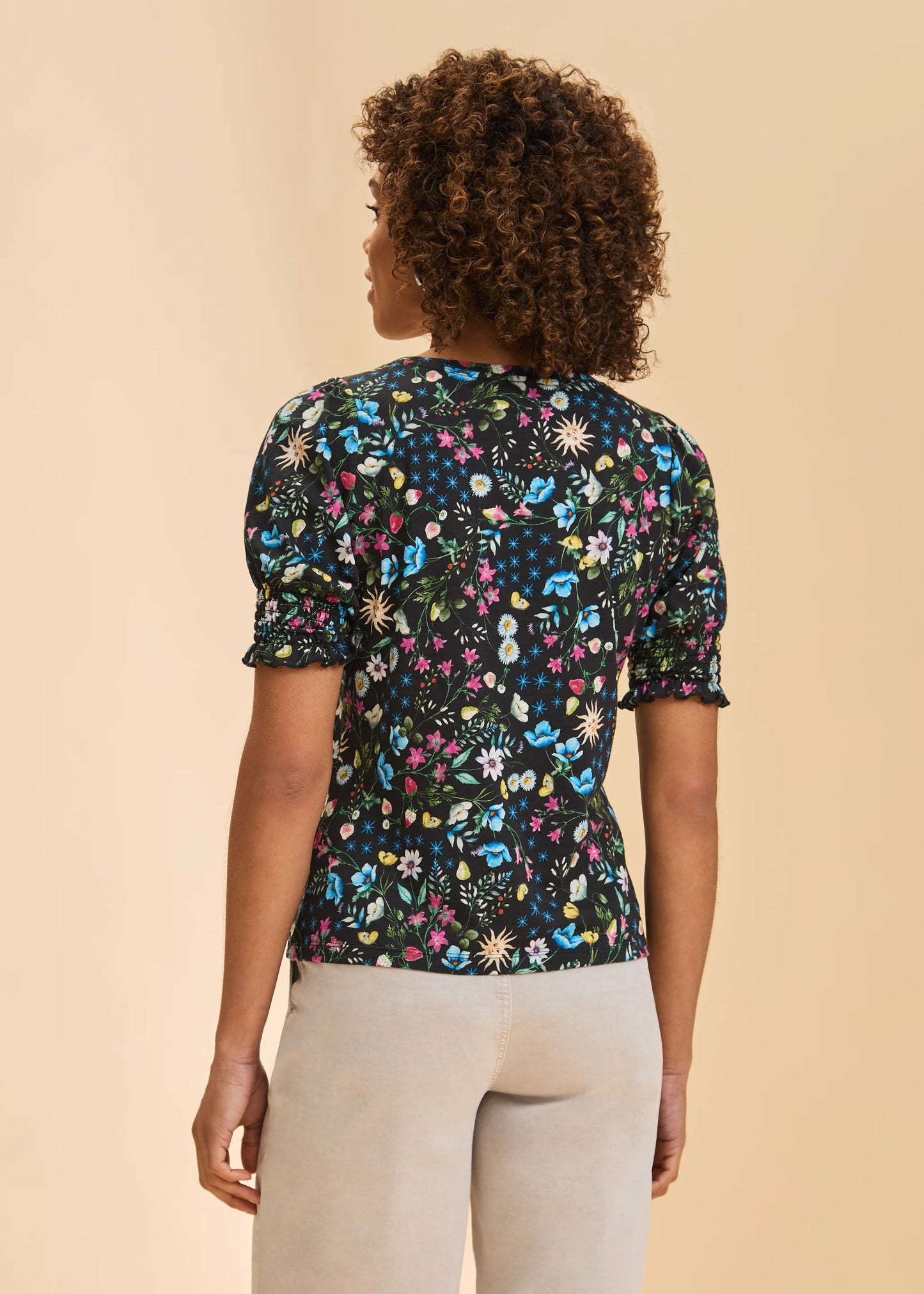 Floral Print Short Puff Shirred Cuff Sleeve Top. Style FD3325476