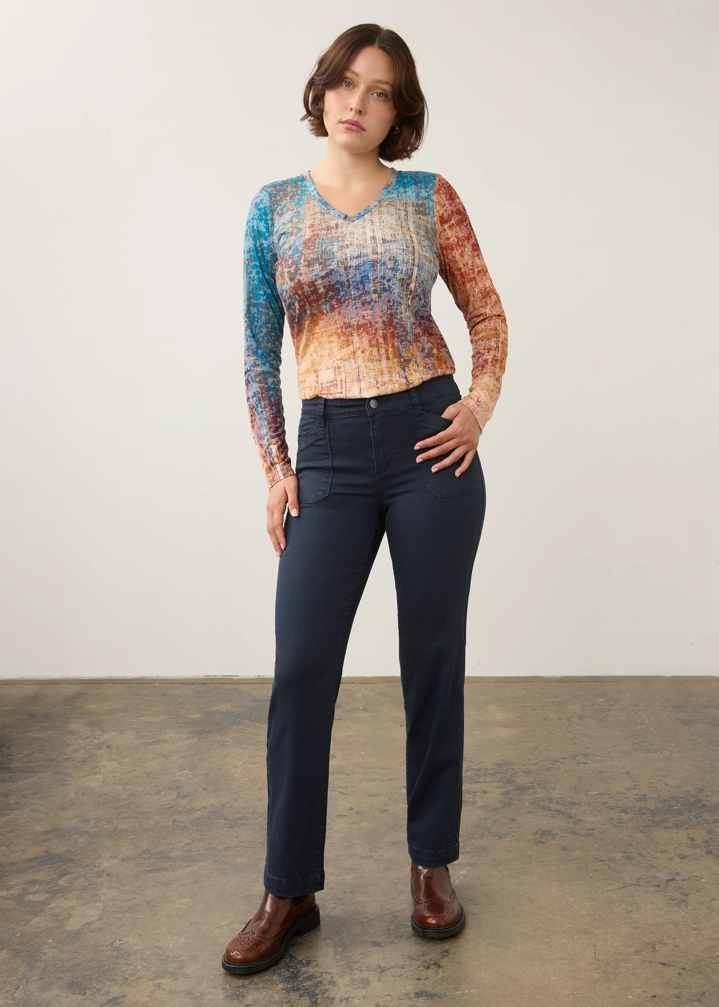 Long Sleeve V-Neck Abstract Printed Lightweight Top. Style FD3599844