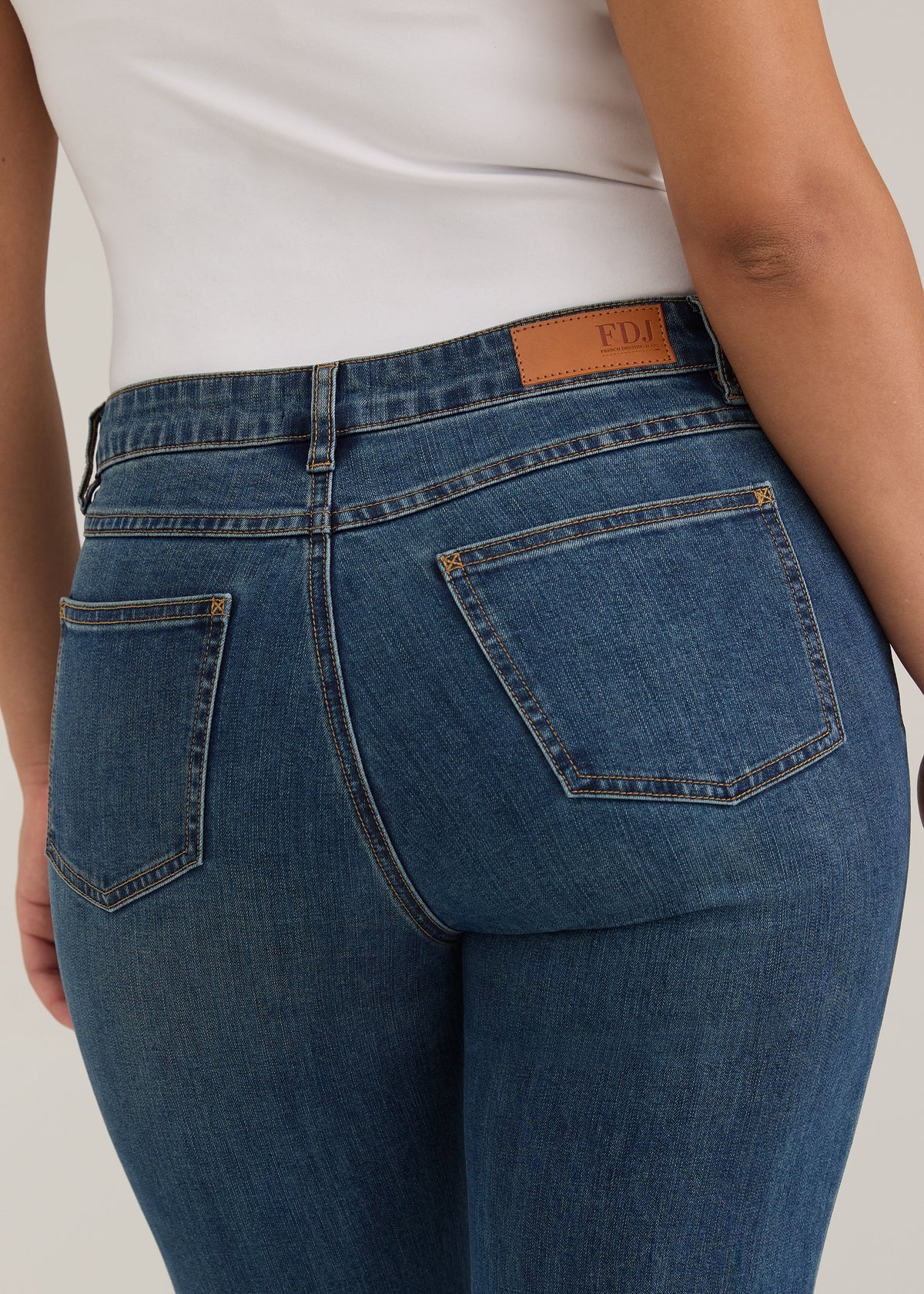 Olivia Straight Leg Jean. Style FD2122779