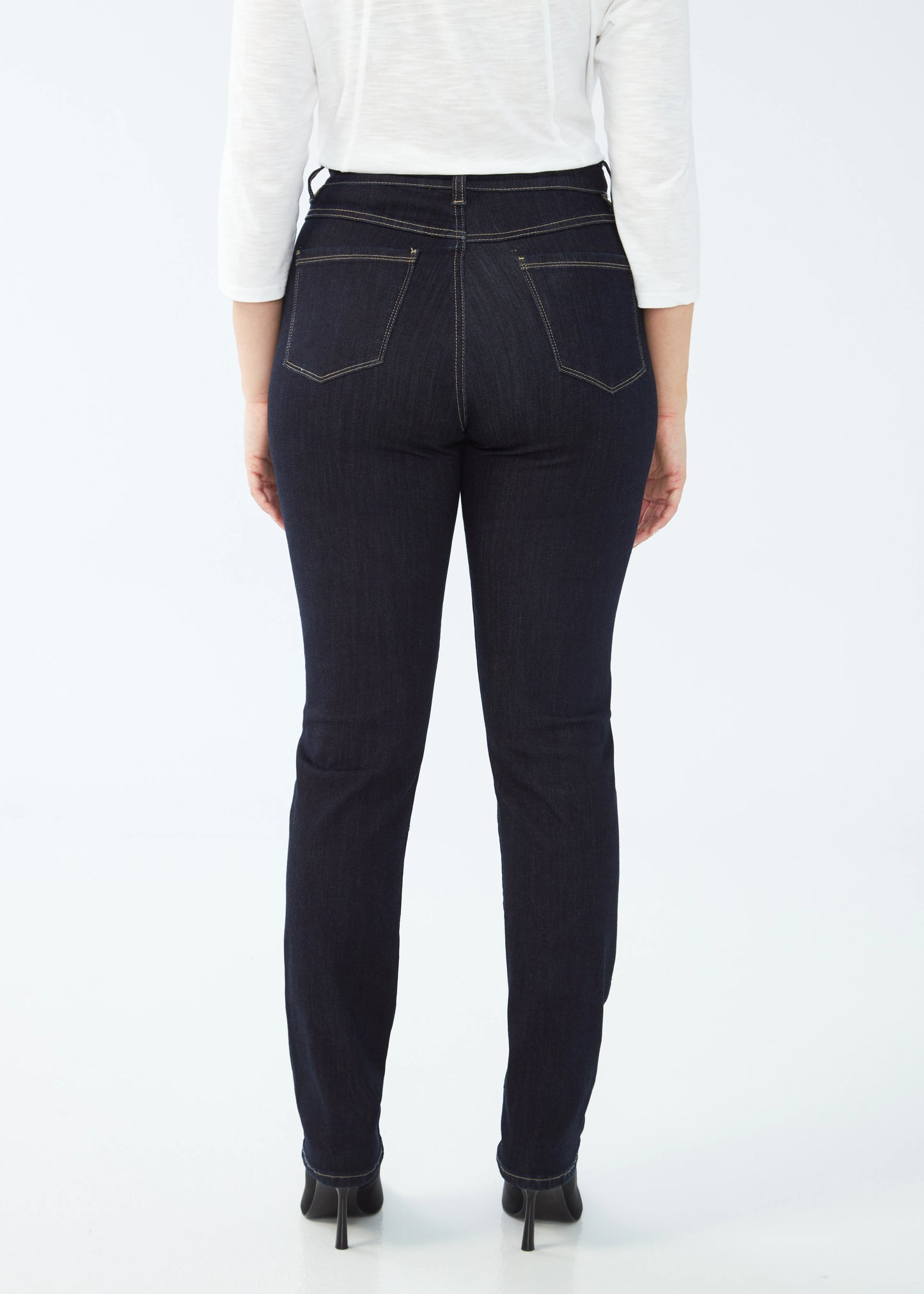 Peggy Straight Leg Jean. Style FD6804630