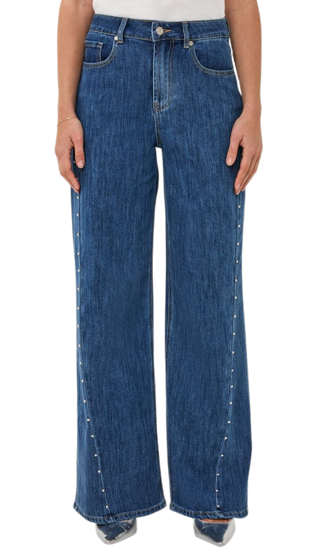 Wide Leg Studded Details Jean. Style ESQ12018