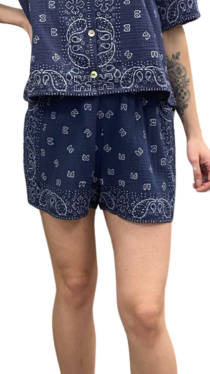 Elastic Waist Bandana Print Short. Style SHNP5753