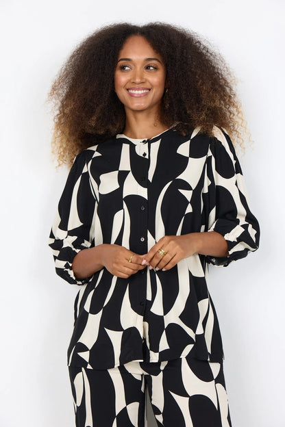 Abstract Print Button Front Elastic Cuffs Top. Style SOYA41612