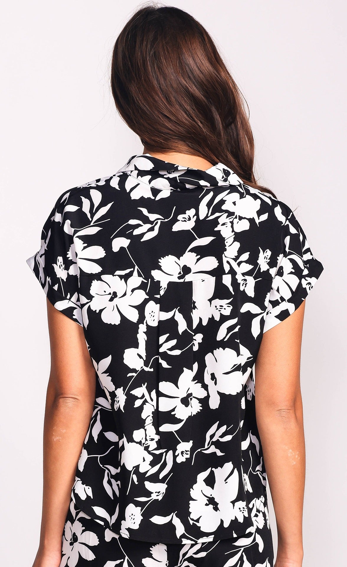 Button Front Floral Print Top. Style PM691715BLK