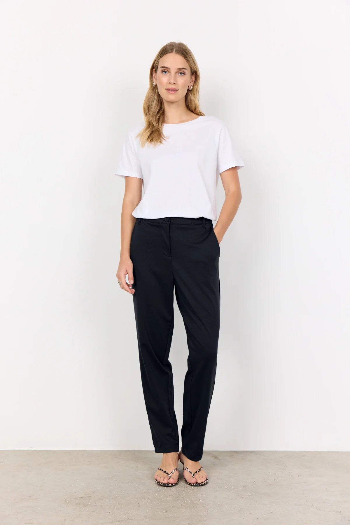 Basic Cotton Short Sleeve Round Neck Top. Style SOYA25689