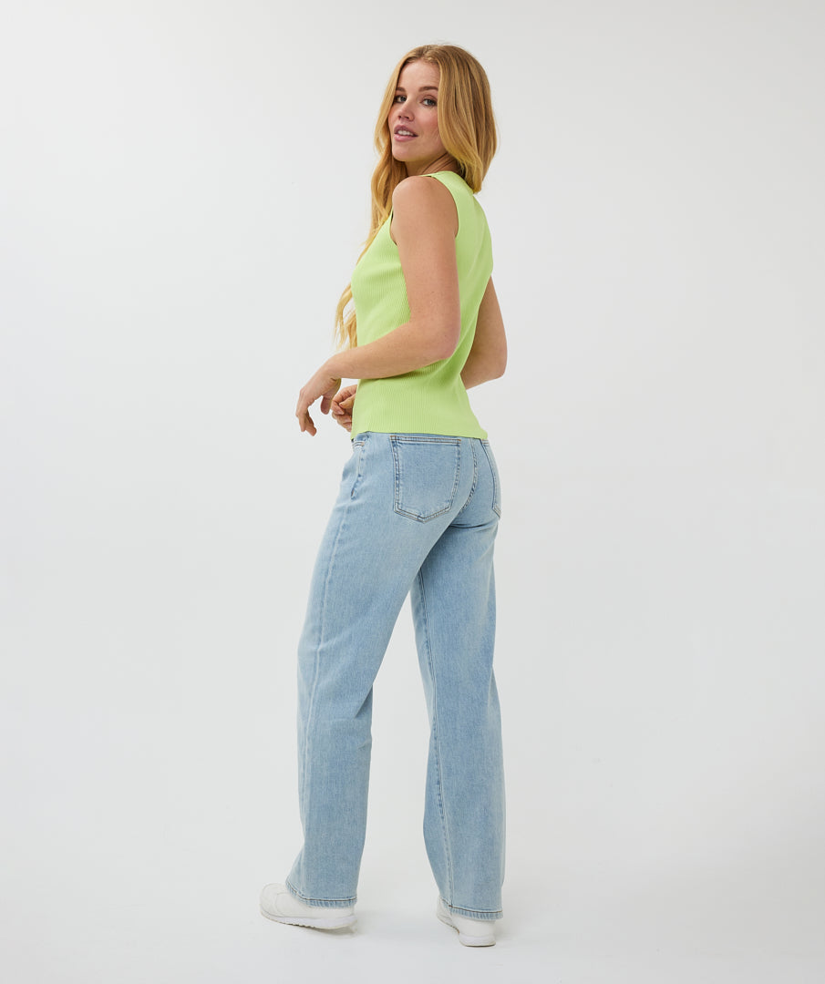 Button Front Rib Knit Top. Style ESQSP2507014