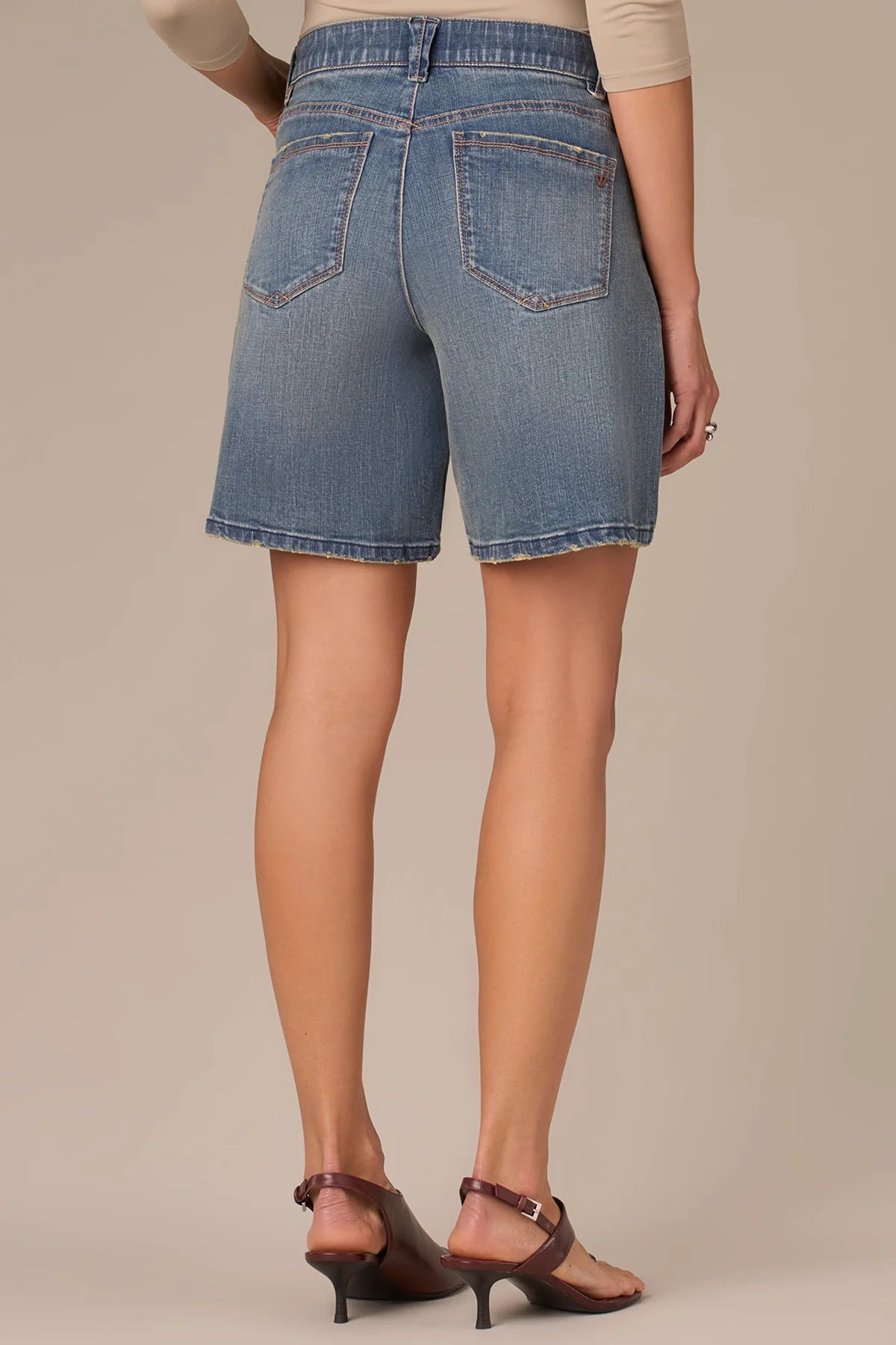 High Rise Artisanal Relaxed Shorts. Style WWP83211YPB