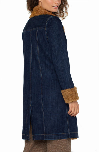Sherpa Trimmed Notched Collar Denim Jacket. Style LVLM1C05CHF
