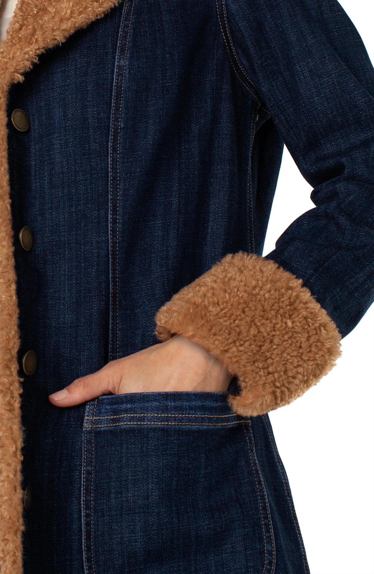 Sherpa Trimmed Notched Collar Denim Jacket. Style LVLM1C05CHF