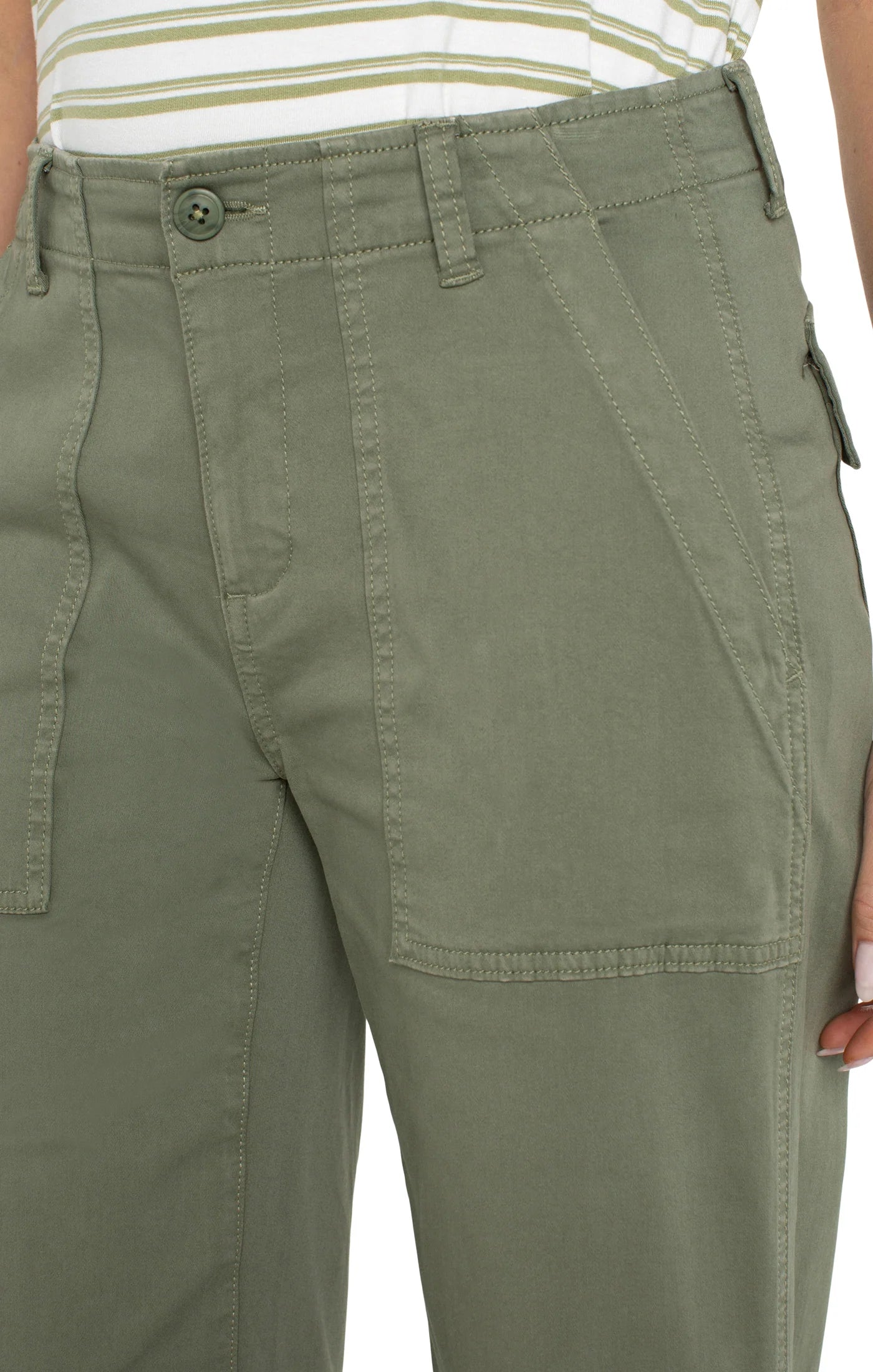 Stretch Twill Cargo Wide Leg Crop. Style LVLM5674L12