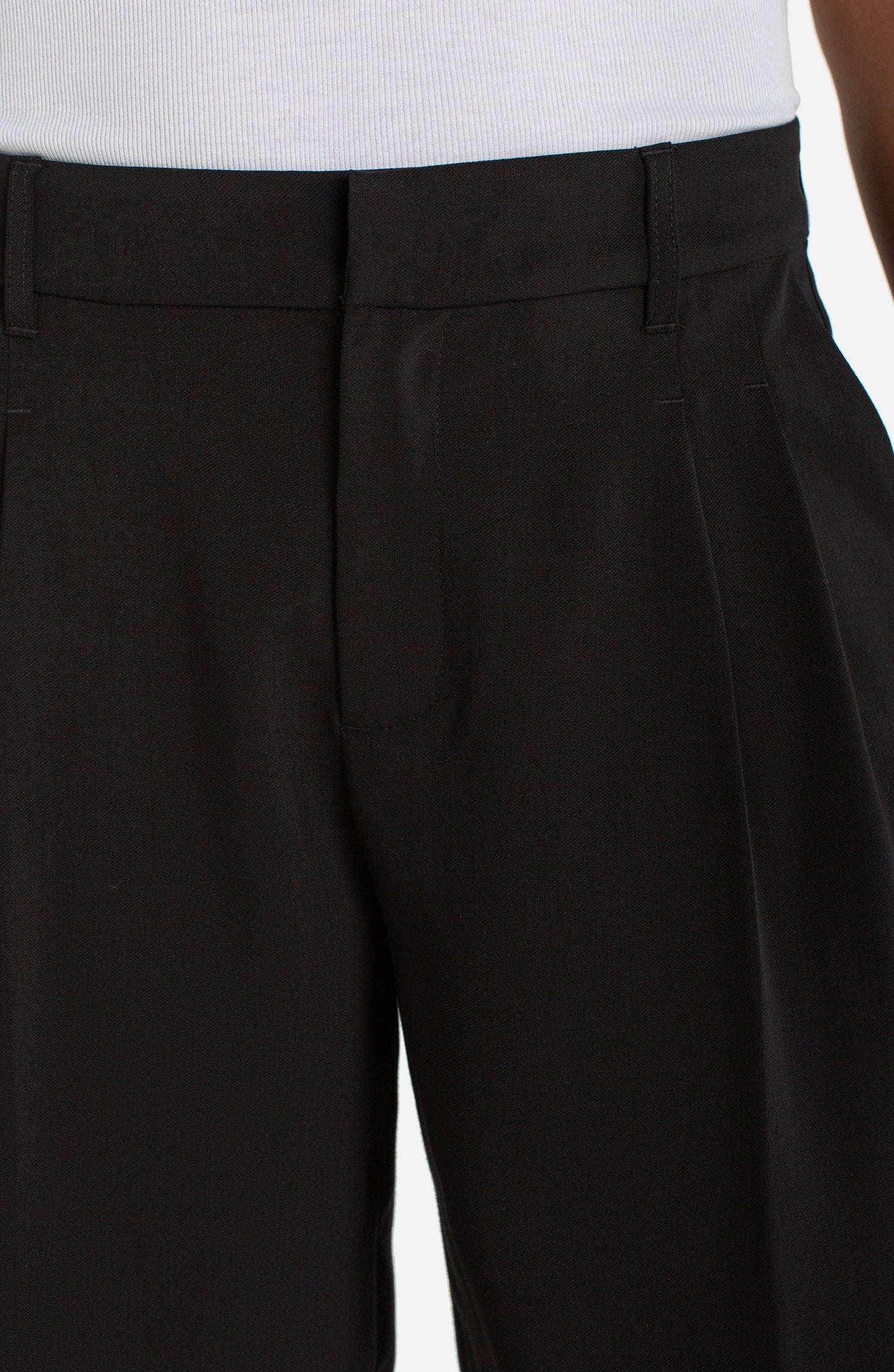 High Rise Bermuda Trouser Short. Style LVLM9387TS39