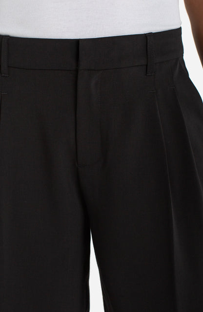 High Rise Bermuda Trouser Short. Style LVLM9387TS39