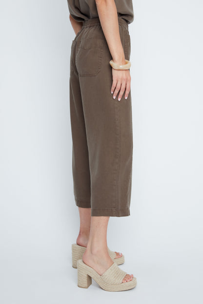 Wide Leg Patch Pockets Pull-On Cropped Pant. Style REN8129-E3073