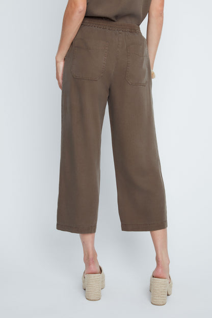 Wide Leg Patch Pockets Pull-On Cropped Pant. Style REN8129-E3073