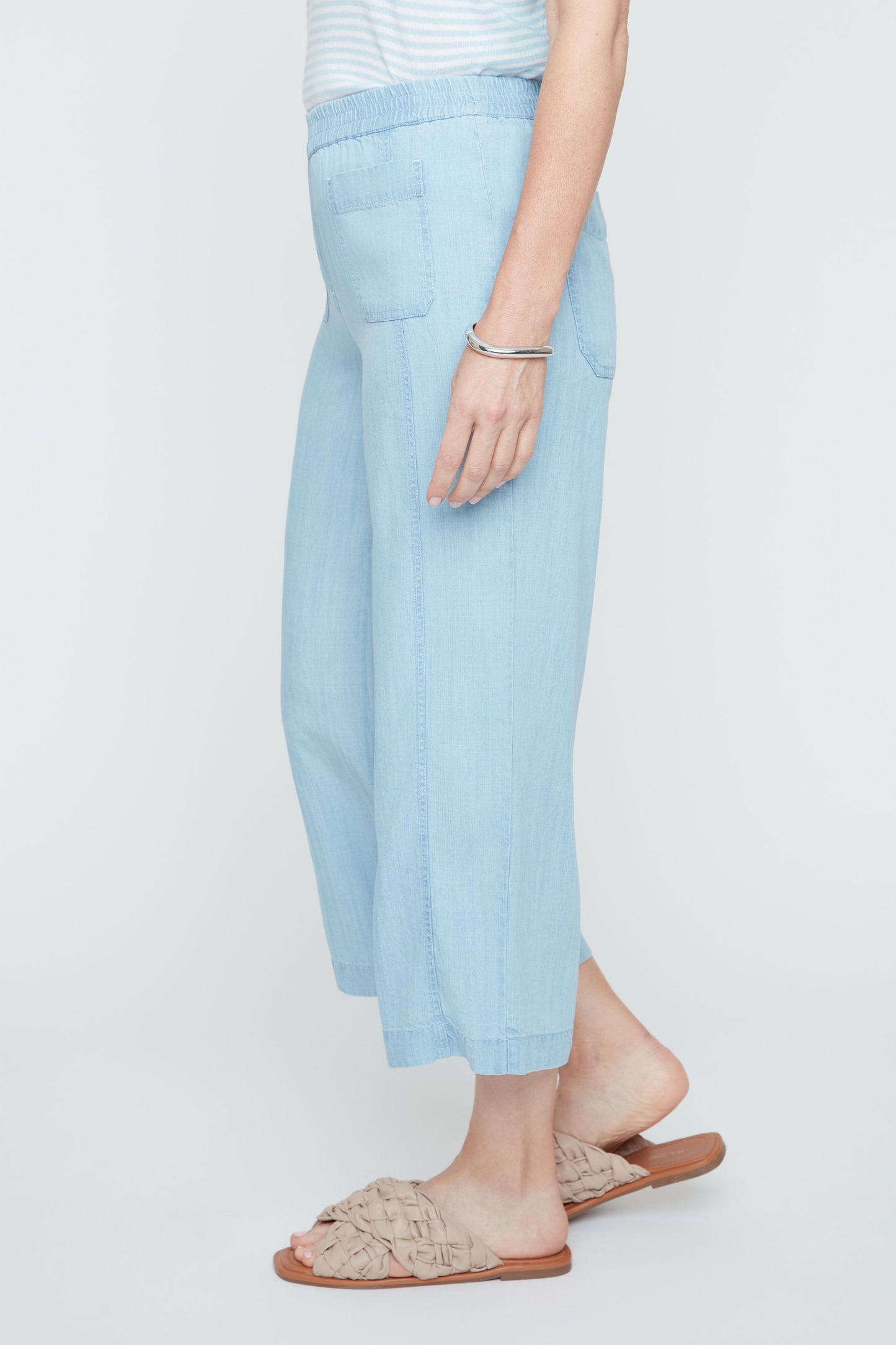 Wide Leg Patch Pockets Pull-On Cropped Pant. Style REN8129-E3076