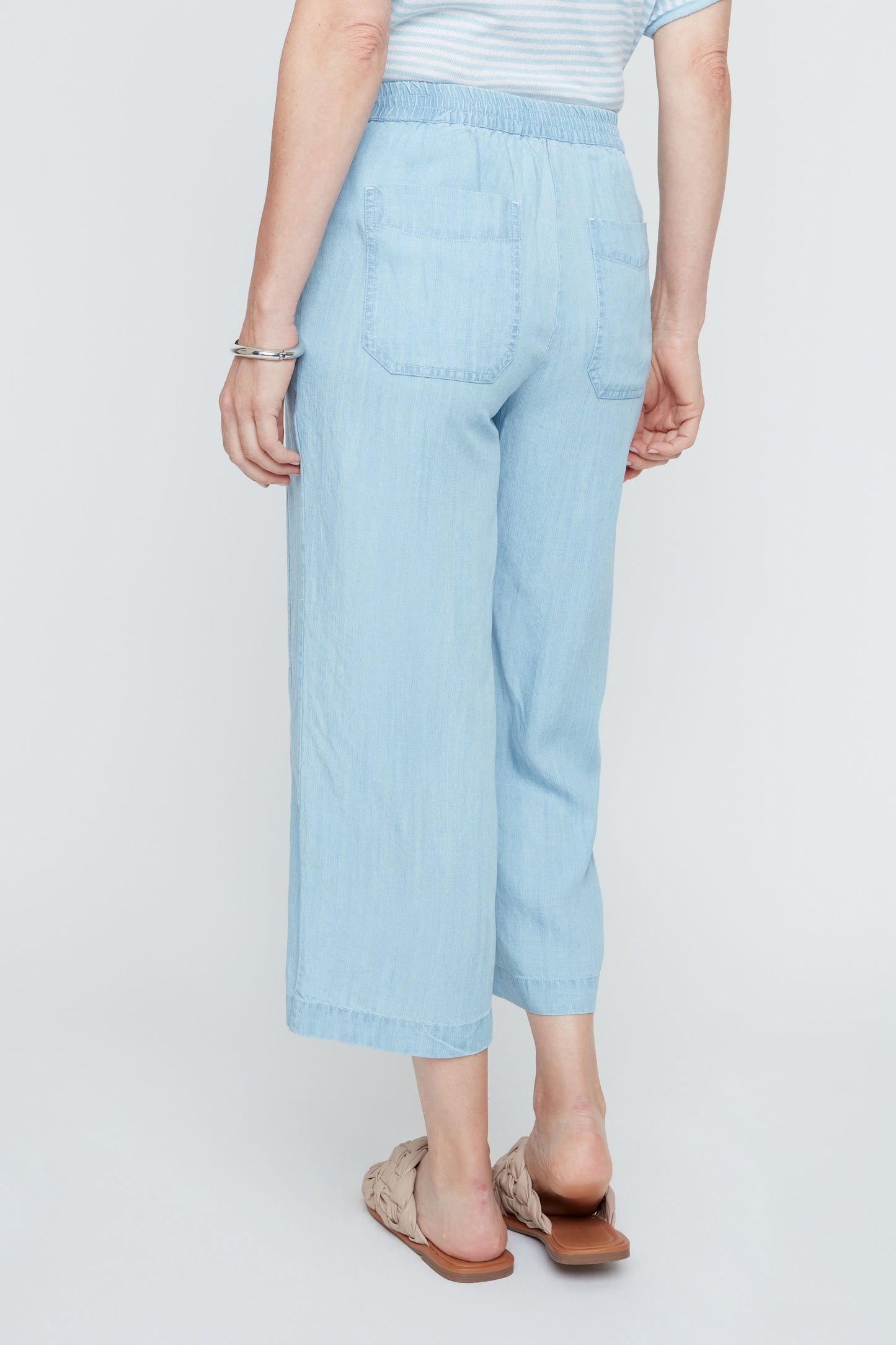 Wide Leg Patch Pockets Pull-On Cropped Pant. Style REN8129-E3076