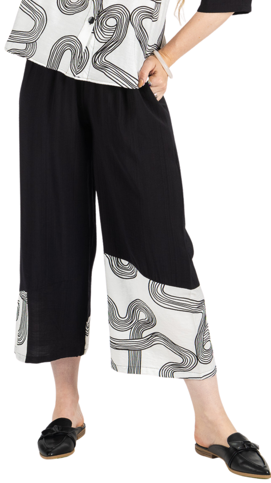 Pull-On Elastic Waist Swirl Print & Black Colour Block Capri. Style FS261631