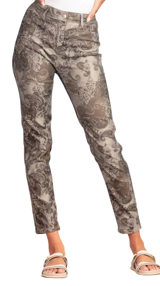 Reversible Style Camo Print Straight Leg Pants. Style ALSA47533