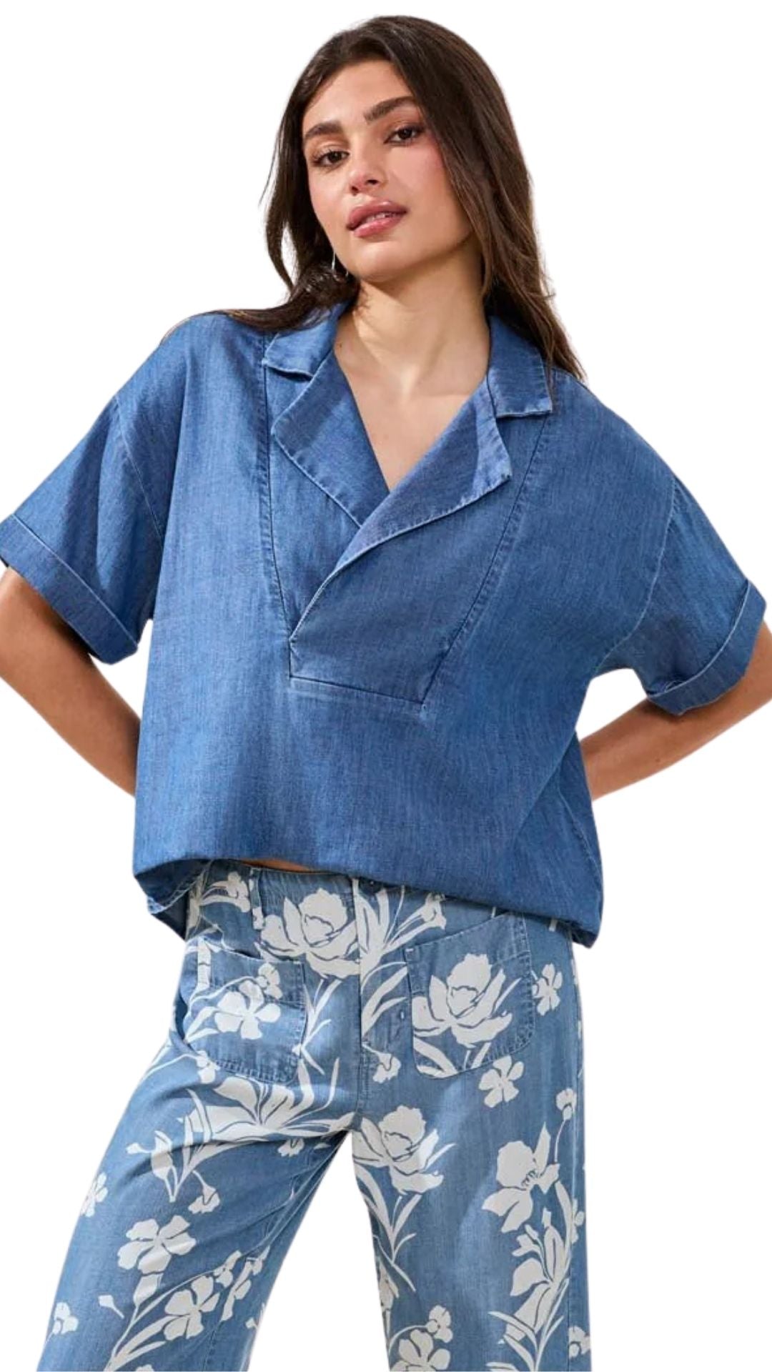 Flowy Short Sleeve Denim Collared Top. Style TR5739O-4984