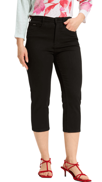 Black Suzanne Slim Leg Capri. Style FD6934511-BLK