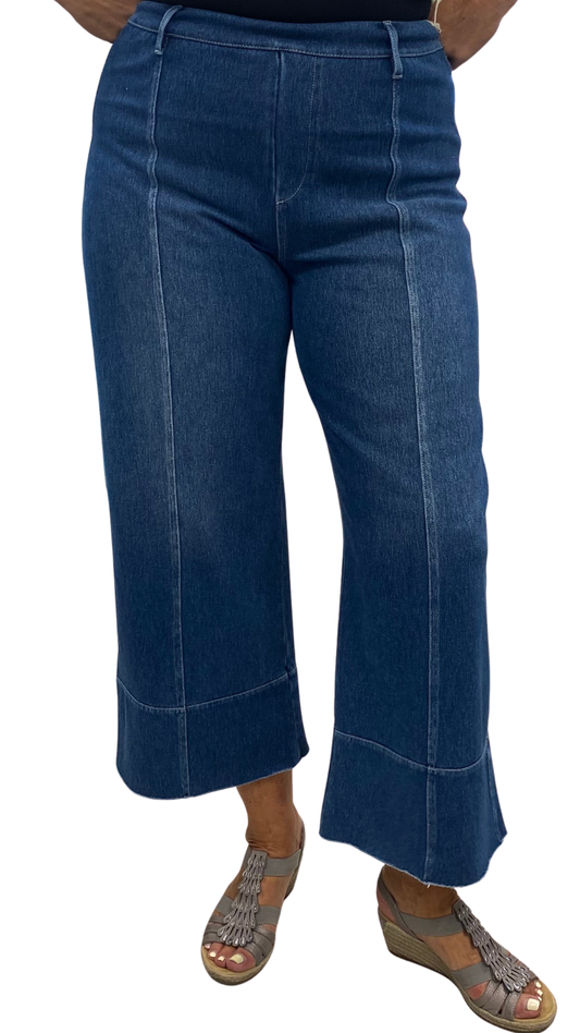 Comfort Stretch Pull-On Denim Cropped Pant. Style ESC64017