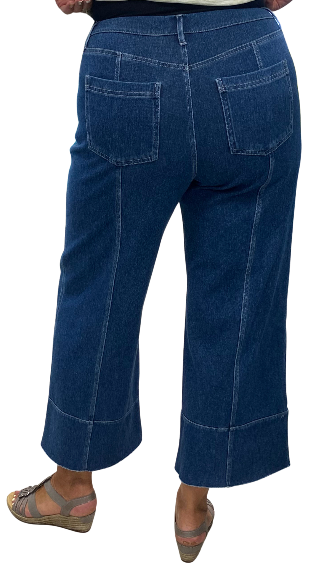 Comfort Stretch Pull-On Denim Cropped Pant. Style ESC64017
