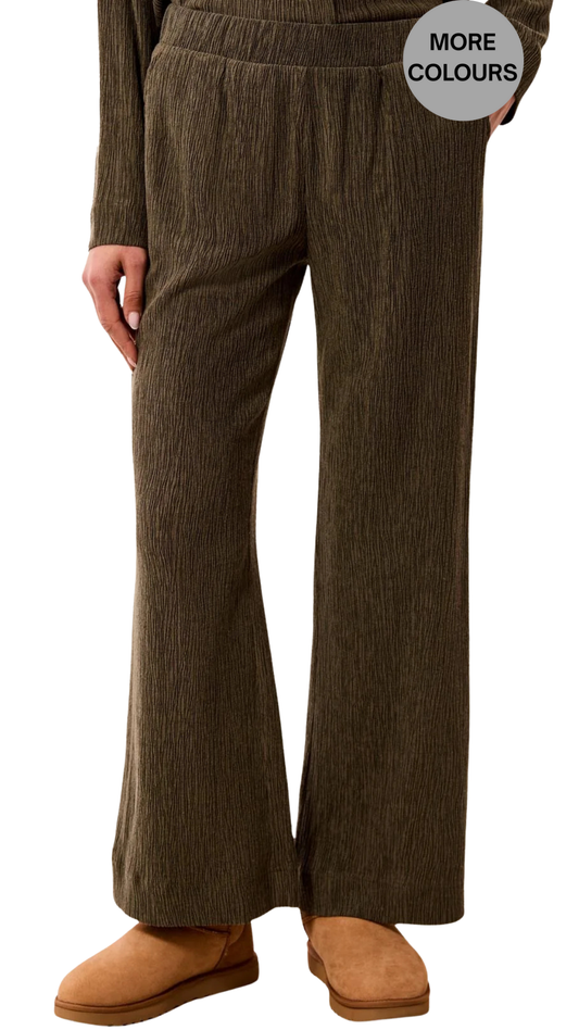 Crinkle Lyocell Pull-On Flowy Wide Leg Pants. Style TR3141O-8503
