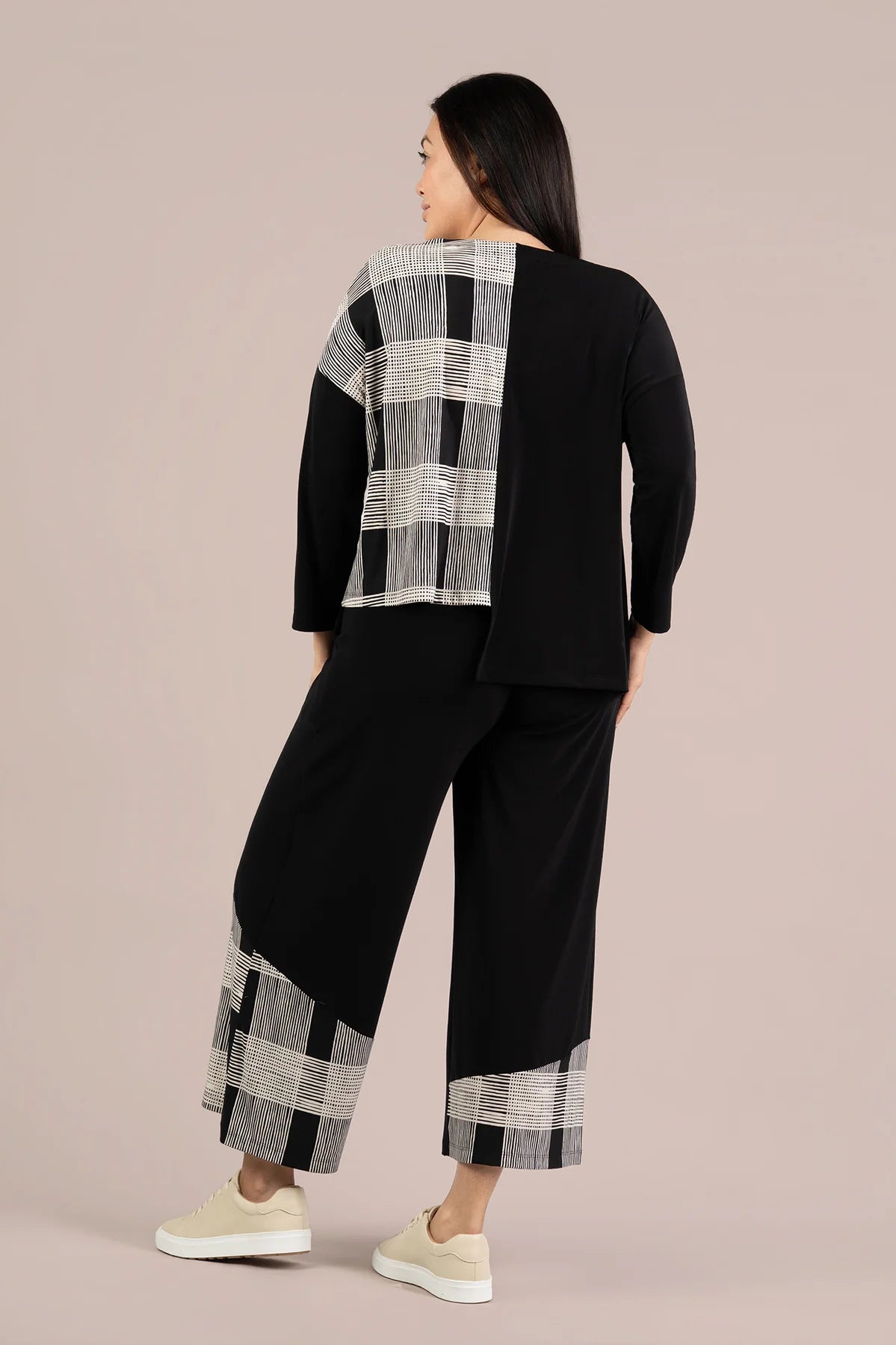 Wide Leg Colour Block Cropped Length Pant. Style SI27204BP