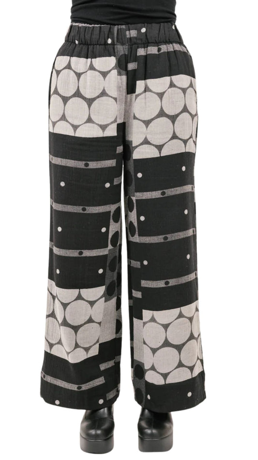 Patchwork Print Wide Leg Pull-On Pant. Style SHNP5619