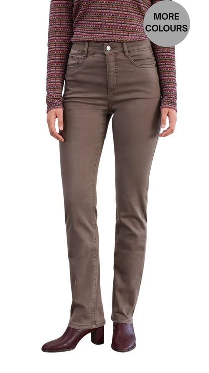 Petite Suzanne Straight Leg Jean. Style FD8864511