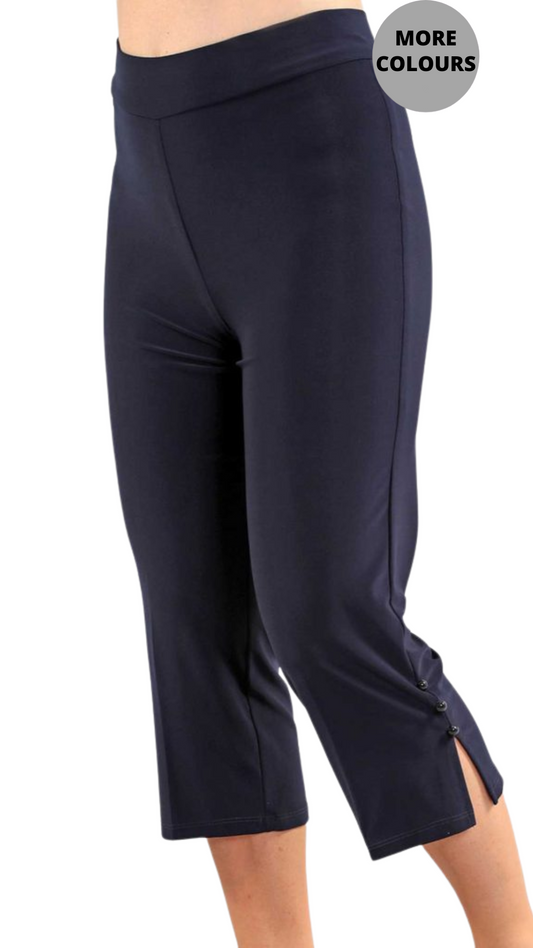 Side Slit Button Detail Cropped Bottoms. Style MT25S4076