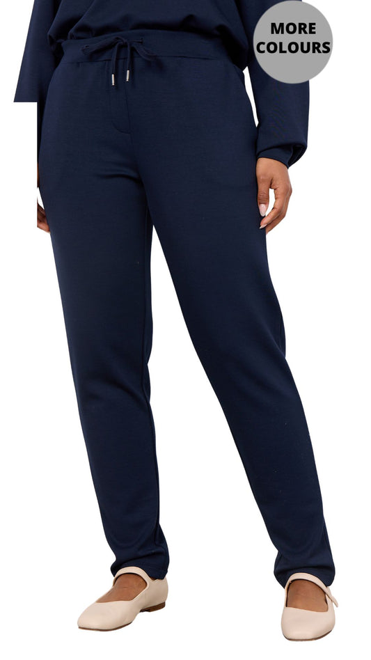 Pull-On Straight Leg Drawstring Waistband Pant. Style SOYA4F26326