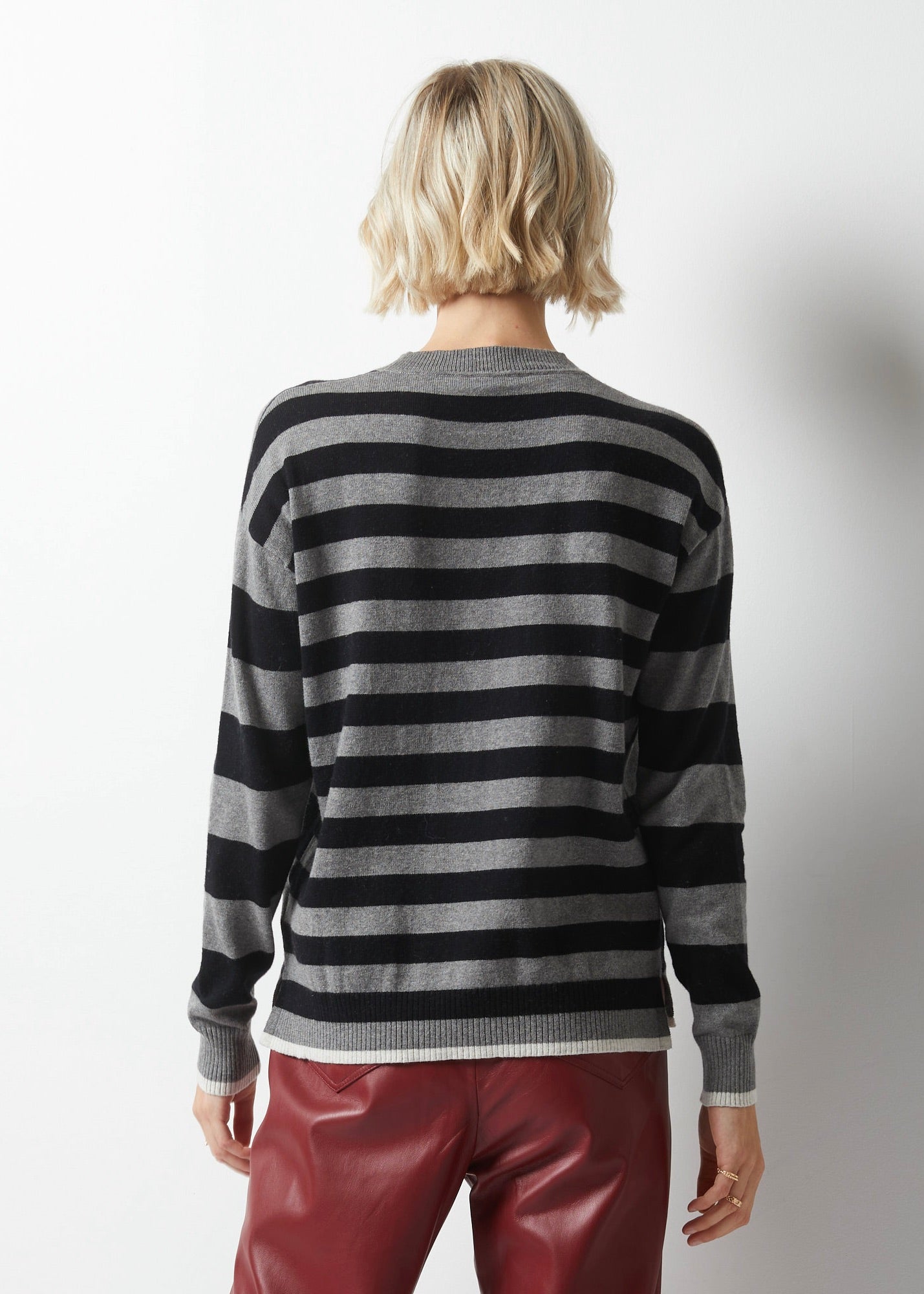 Essential Stripe Crew Sweater. Style ZKP6329U